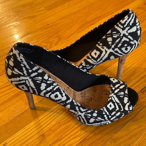 Printed Heels - Size 11 - Picture 1 of 5